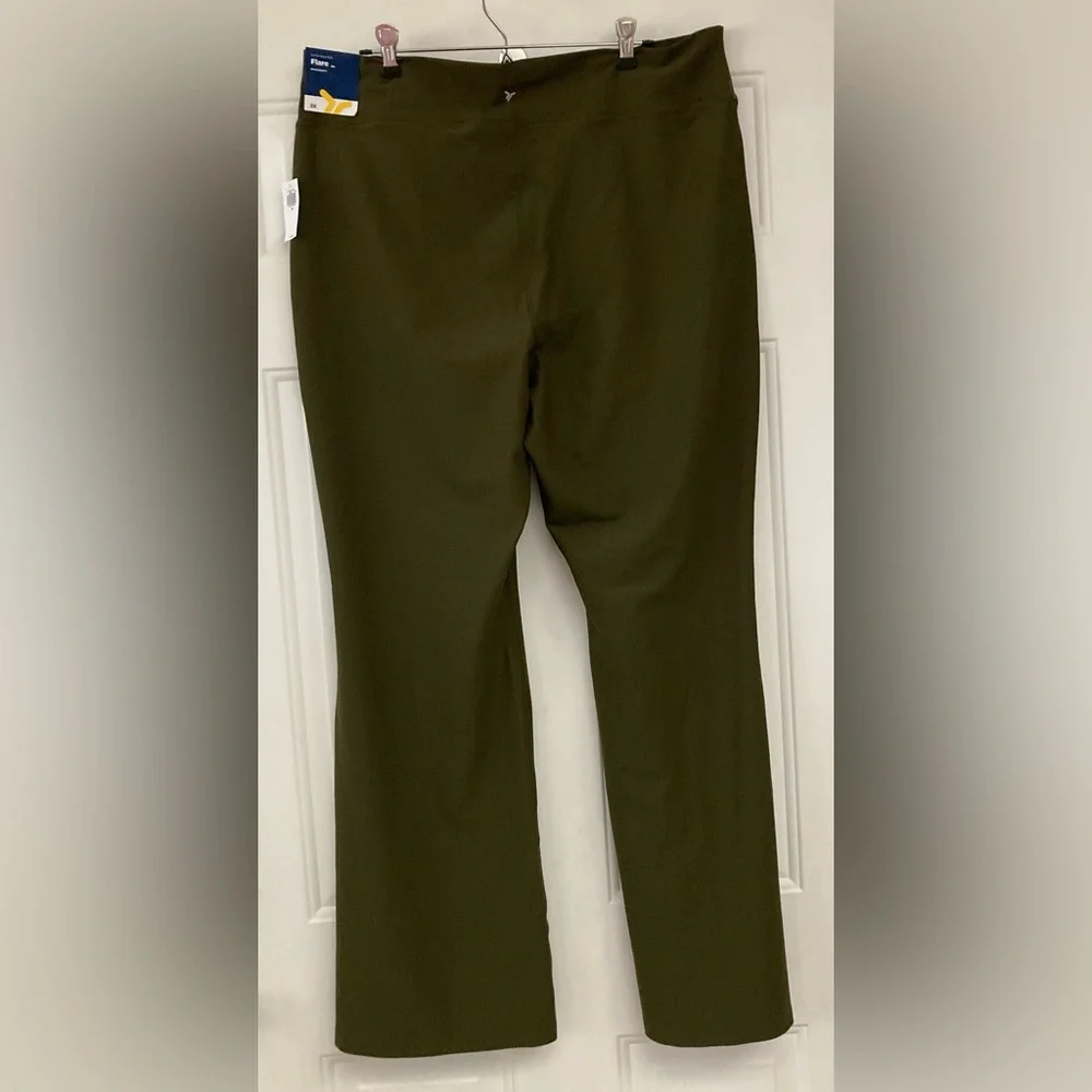 🌟🤩🌟Old Navy Dark Olive Flare Pants - Picture 2 of 10